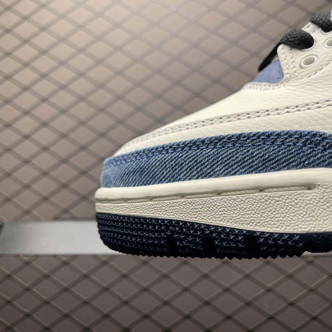 détail bout denim