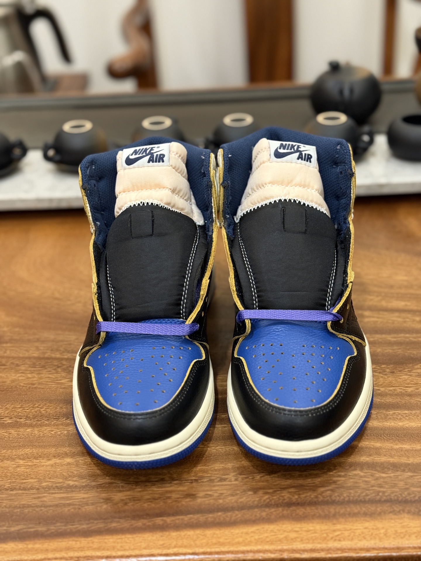 vue de face, languettes Nike Air