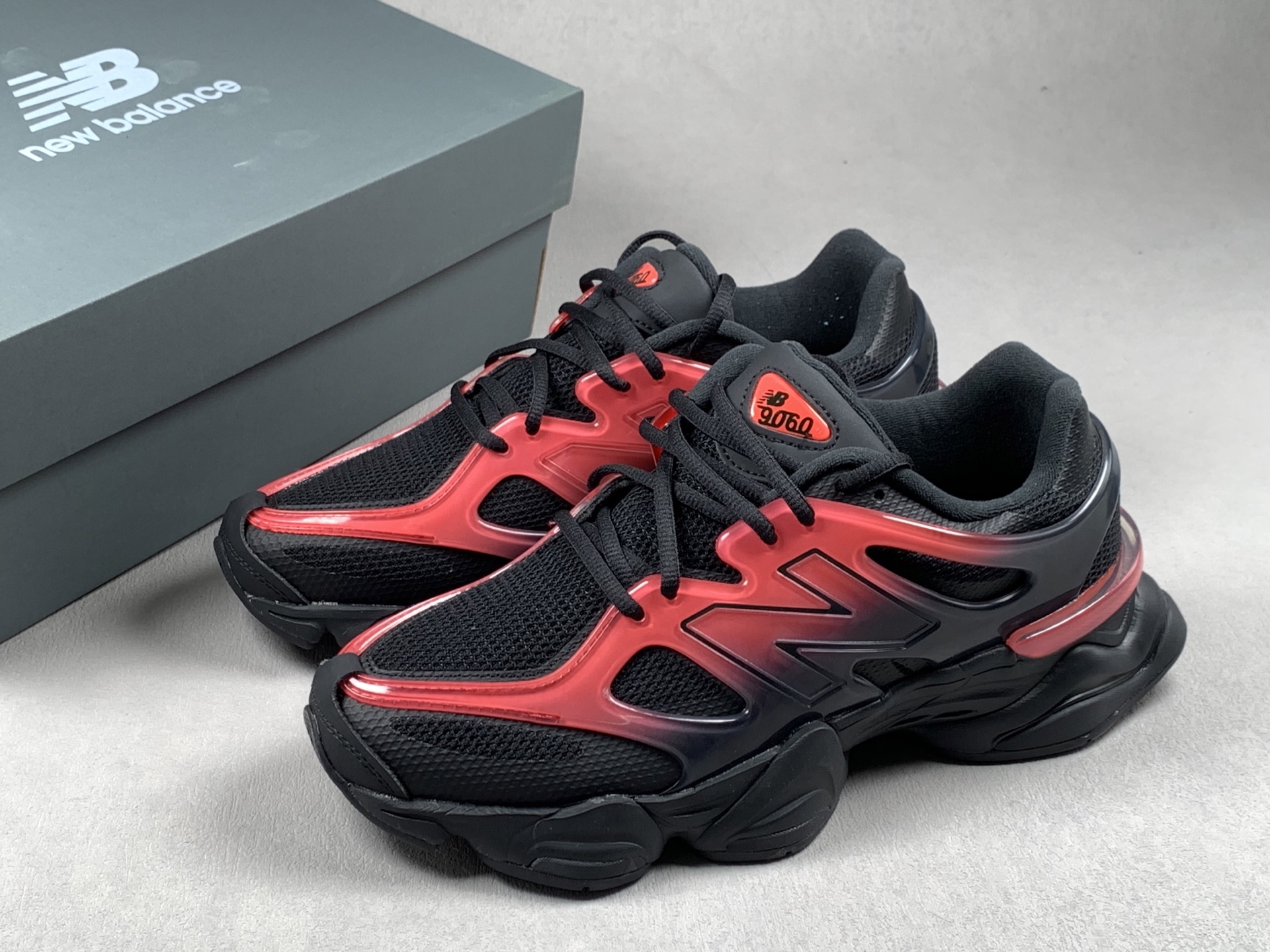 paire vue trois-quarts
