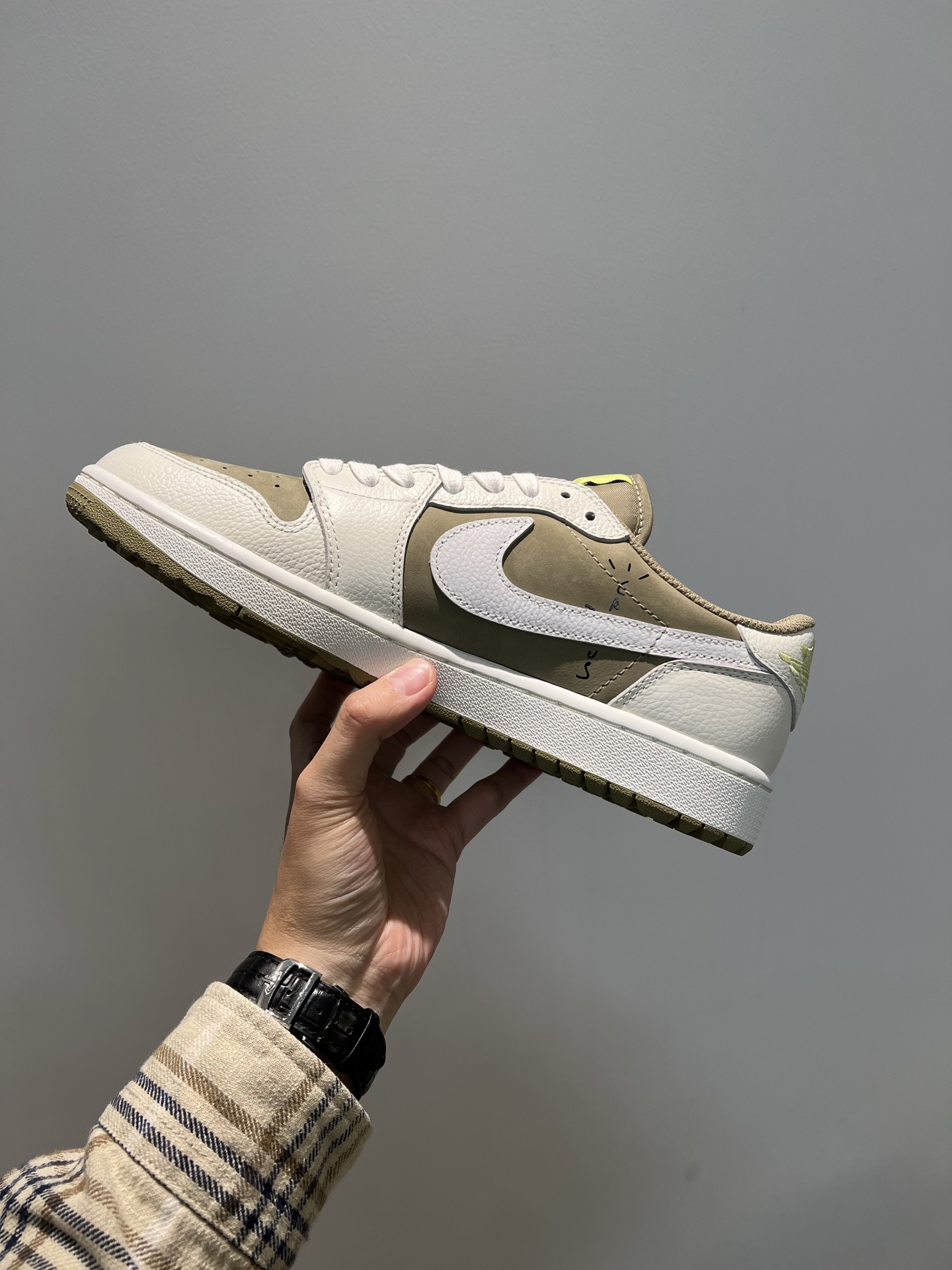 profil intérieur, Swoosh blanc