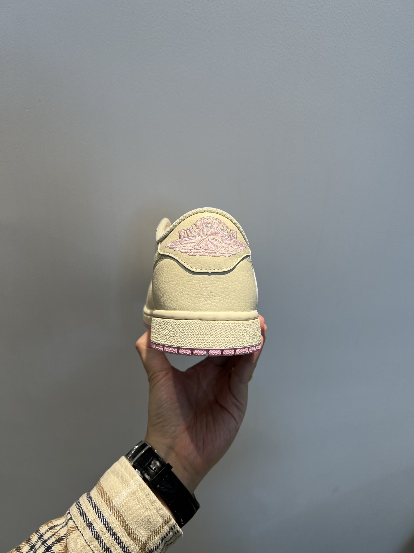 talon Air Jordan Wings rose