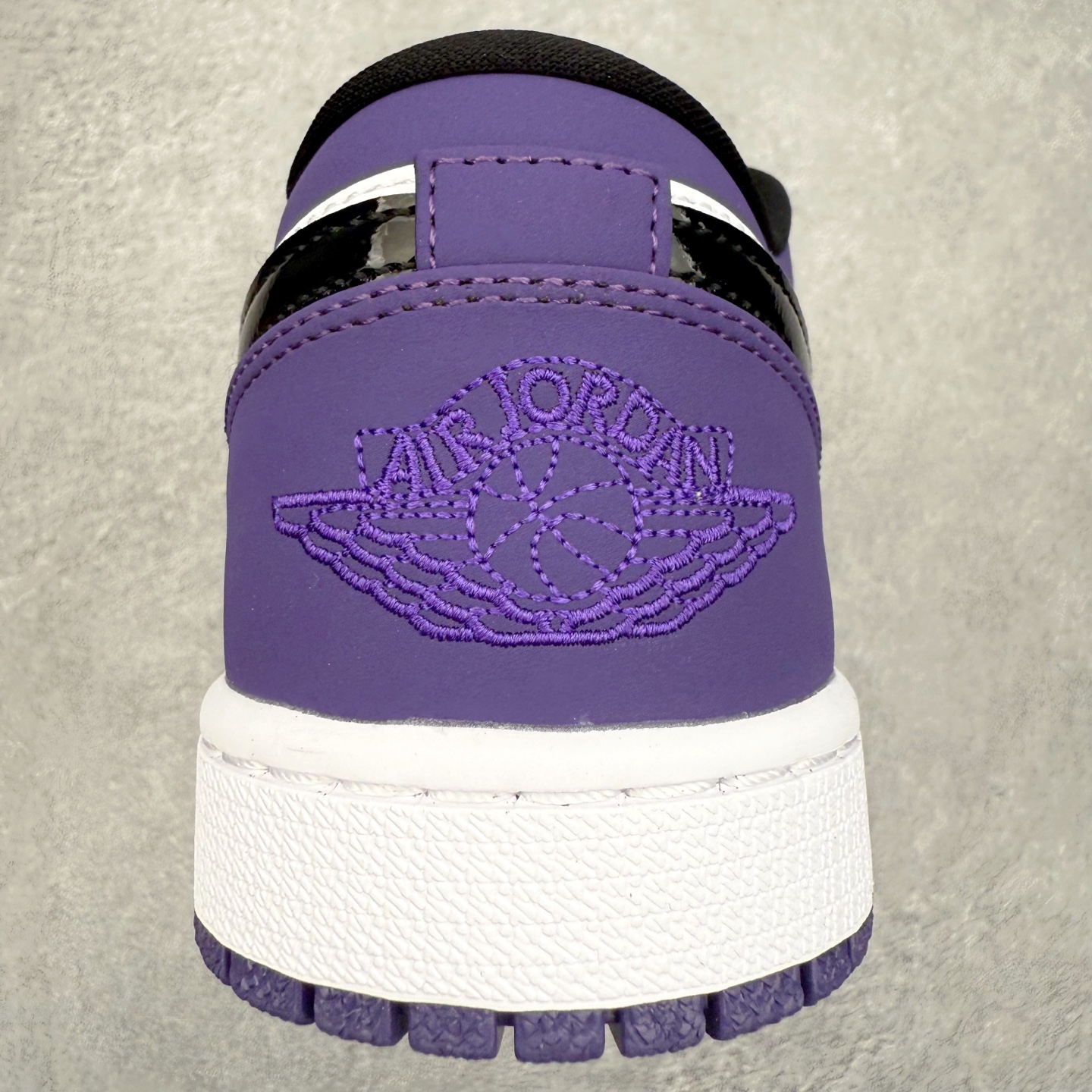 talon Air Jordan Wings brodé
