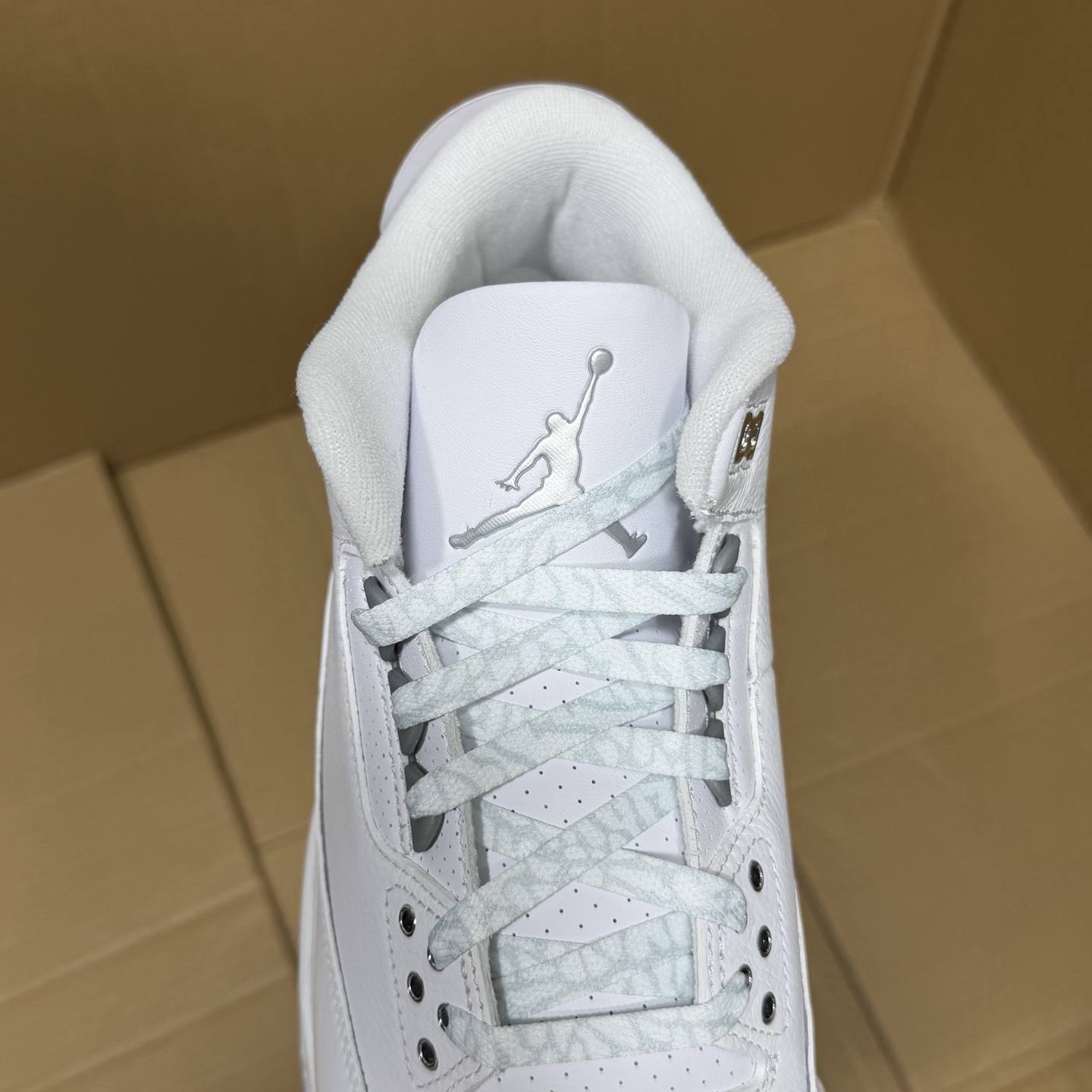 détail languette Jumpman