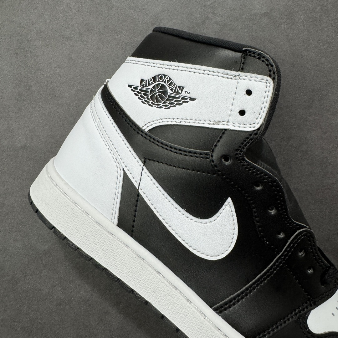 logo Wings et Swoosh blanc