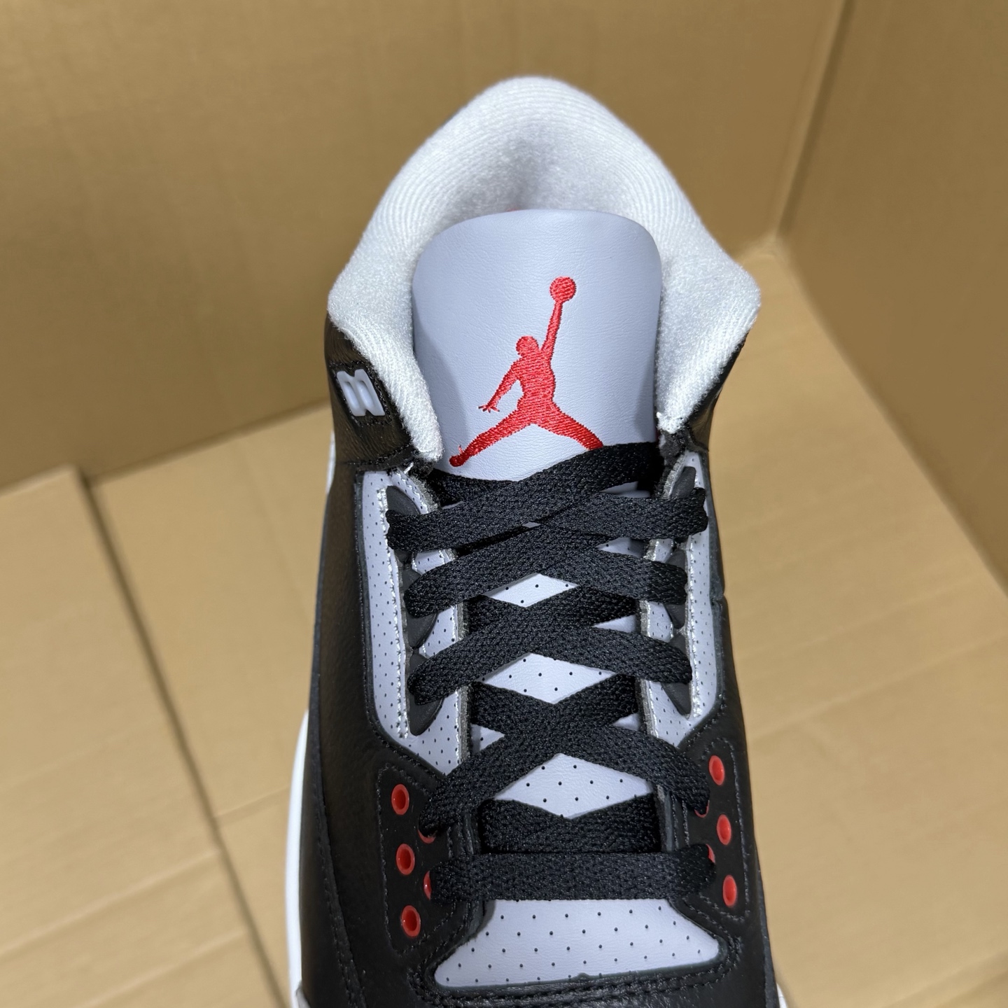 détail languette Jumpman