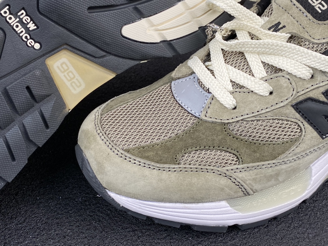 détails semelle 992