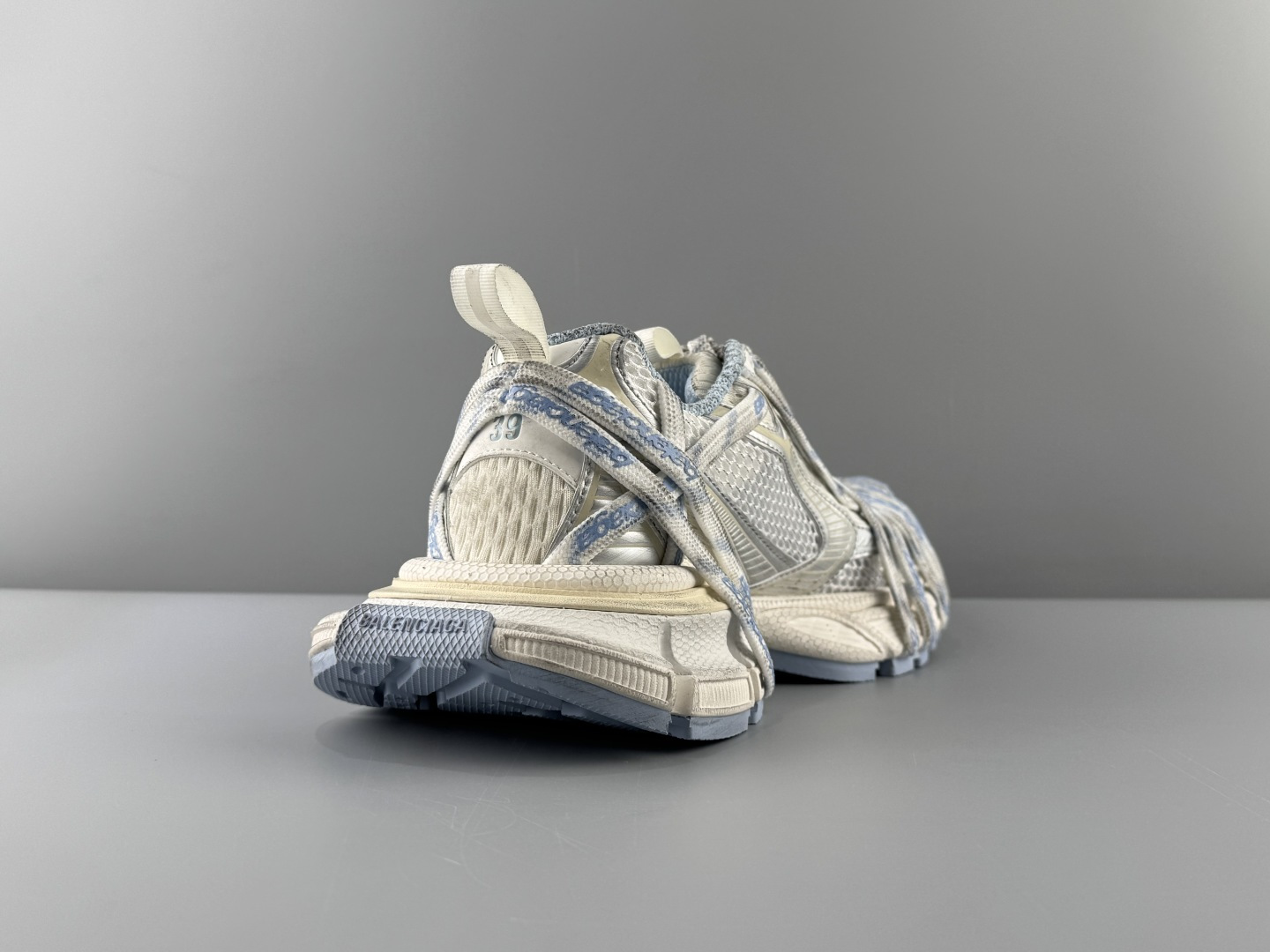 talon trois-quarts, pointure 39