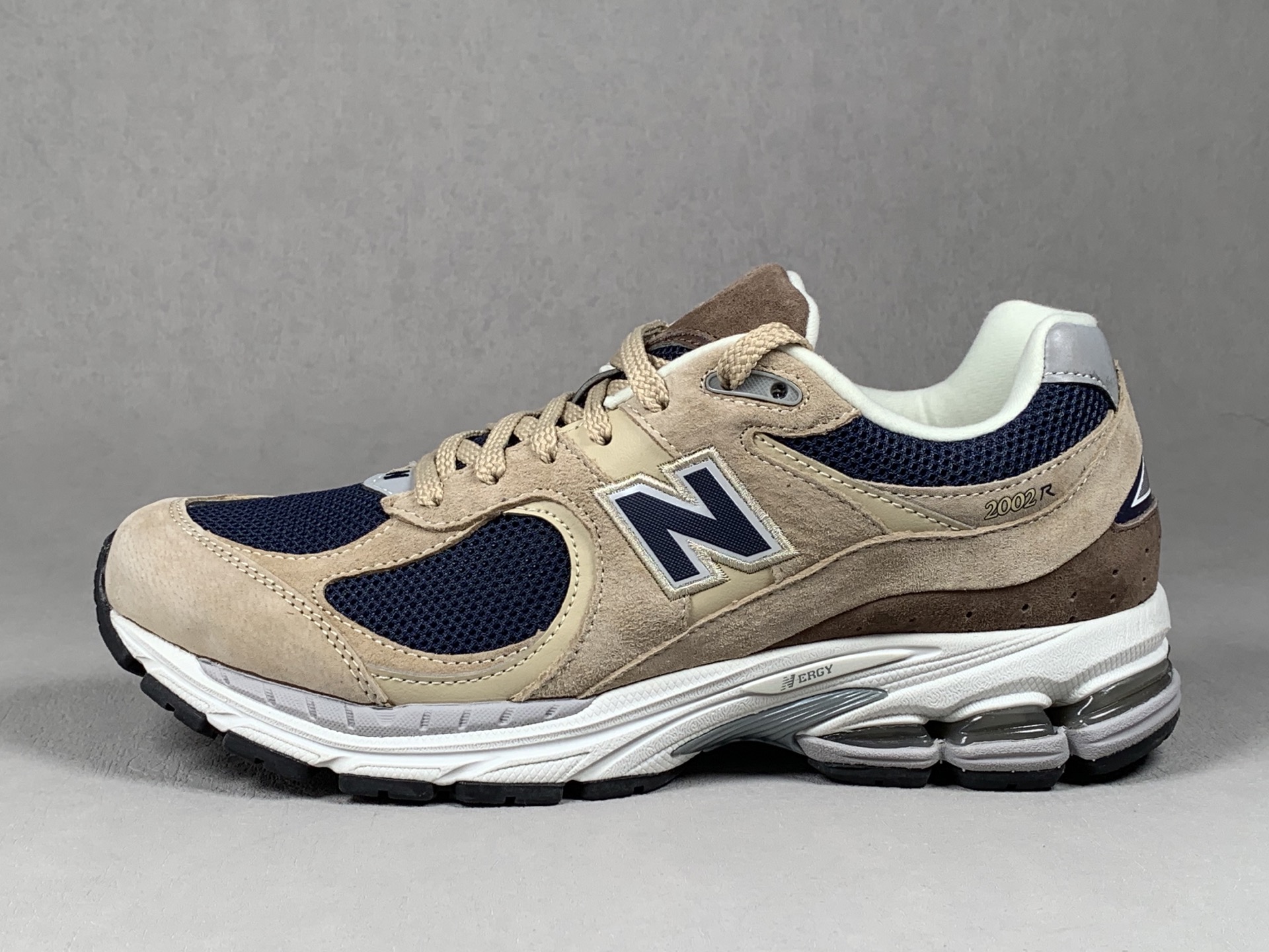 New Balance 2002R